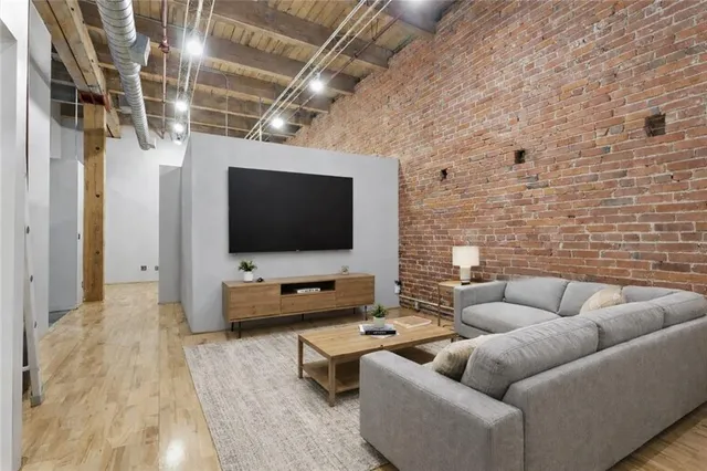 $295,000 | 306 West 7th Street, Unit 203, Kansas City, MO 64105