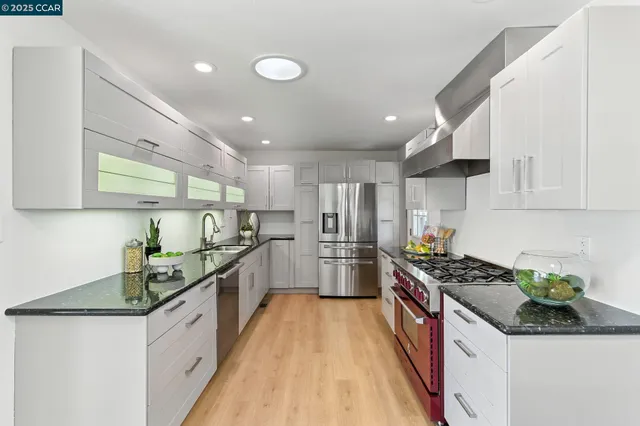 $1,625,000 | 122 Stein Way, Orinda, CA 94563