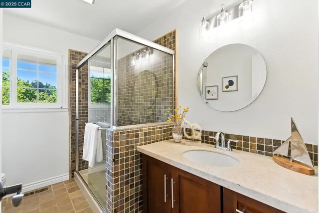 $1,625,000 | 122 Stein Way, Orinda, CA 94563