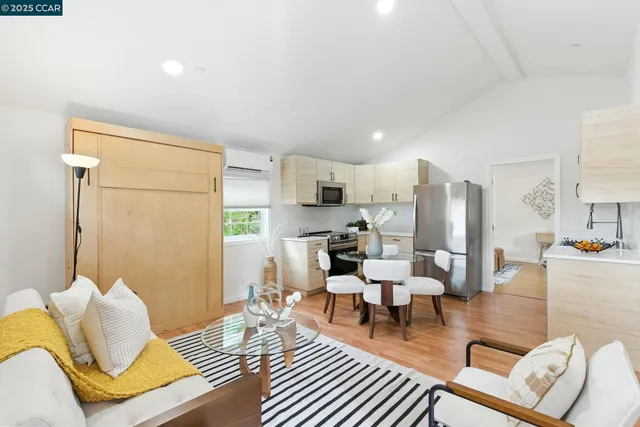 $1,625,000 | 122 Stein Way, Orinda, CA 94563