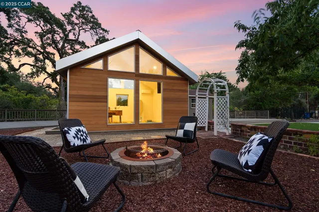 $1,625,000 | 122 Stein Way, Orinda, CA 94563