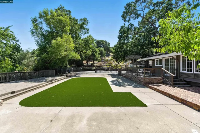 $1,625,000 | 122 Stein Way, Orinda, CA 94563