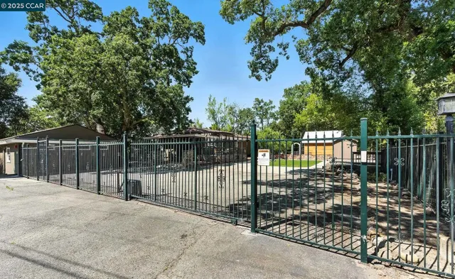 $1,625,000 | 122 Stein Way, Orinda, CA 94563