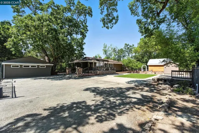 $1,625,000 | 122 Stein Way, Orinda, CA 94563