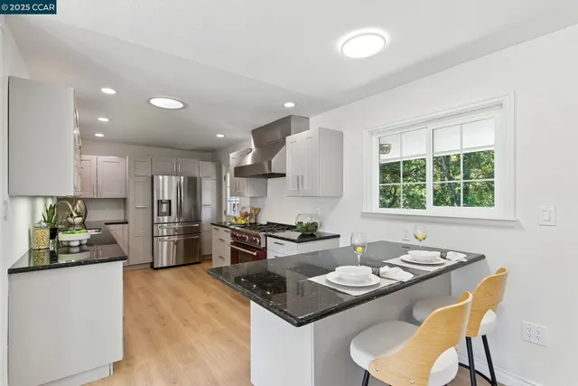 $1,625,000 | 122 Stein Way, Orinda, CA 94563