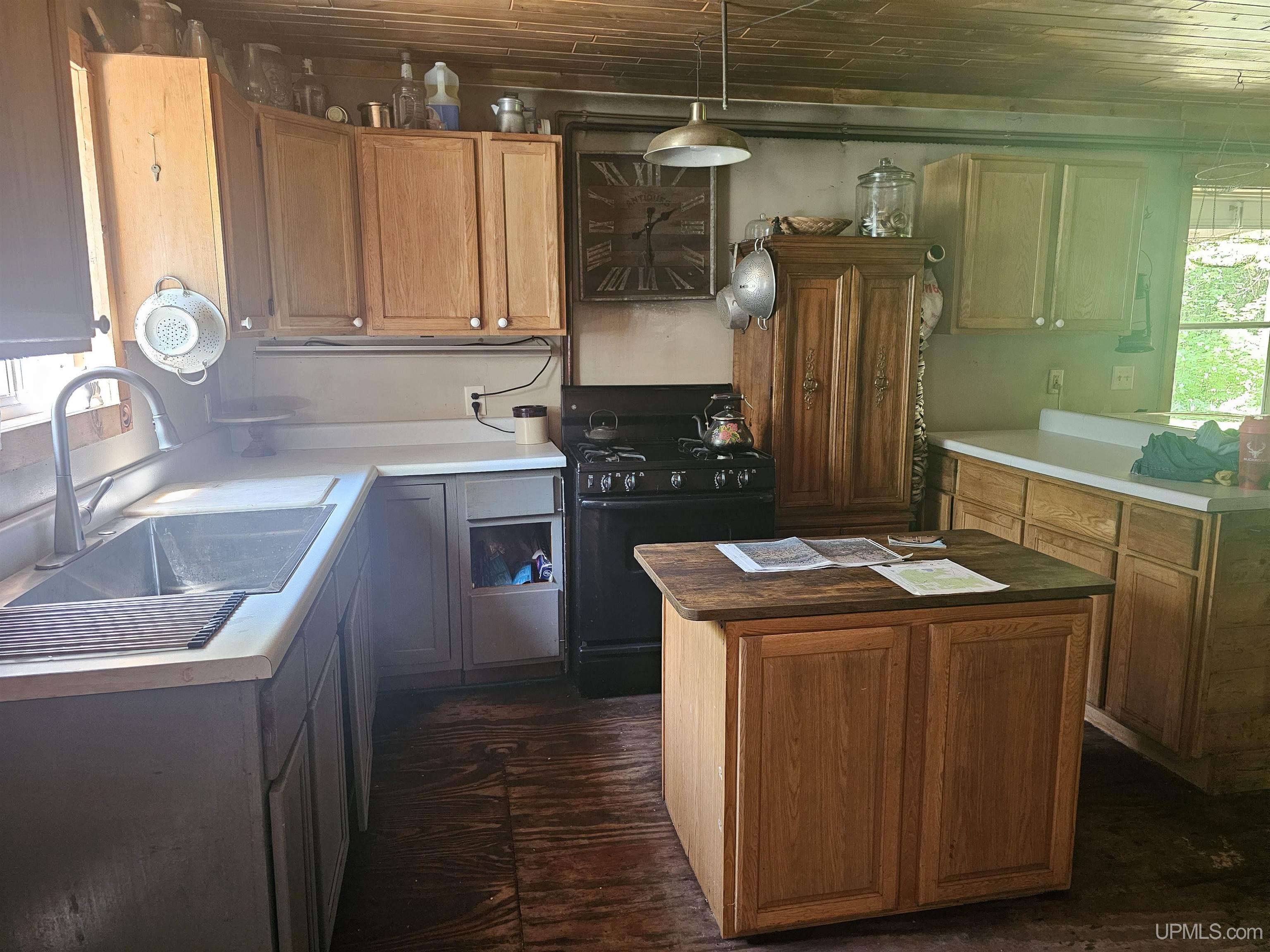 7450 Northwestern Road Big Bay, MI 49808 - Photo 10 of 58