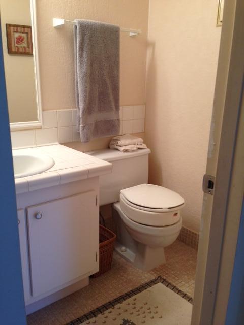 528 Mansfield M, Unit 528 Boca Raton, FL 33434 - Photo 12 of 17 528 Mansfield half bath