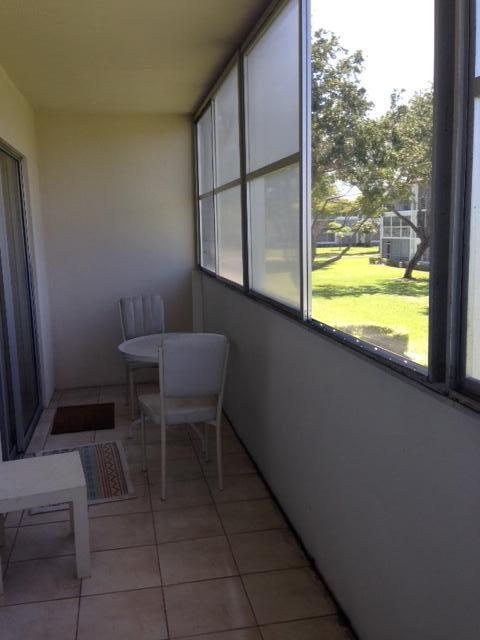 528 Mansfield M, Unit 528 Boca Raton, FL 33434 - Photo 13 of 17 528 Mansfield patio
