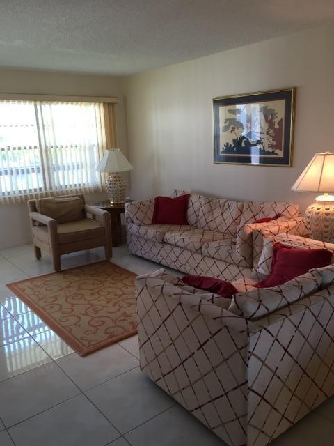 528 Mansfield M, Unit 528 Boca Raton, FL 33434 - Photo 8 of 17 528 Mansfield living room2