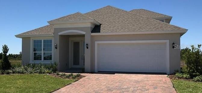 a front view of house with yard