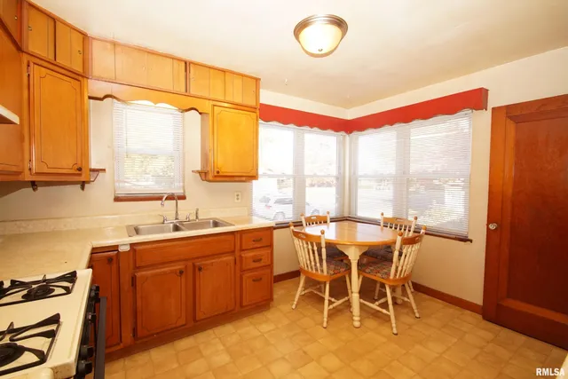 $104,900 | 338 Amanda Street, Pekin, IL 61554