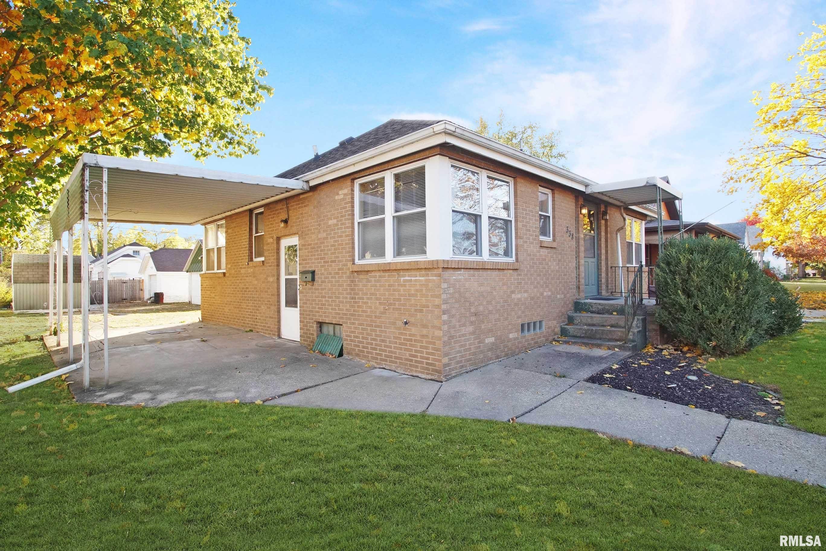 338 Amanda Street Pekin, IL 61554 - Photo 3 of 24