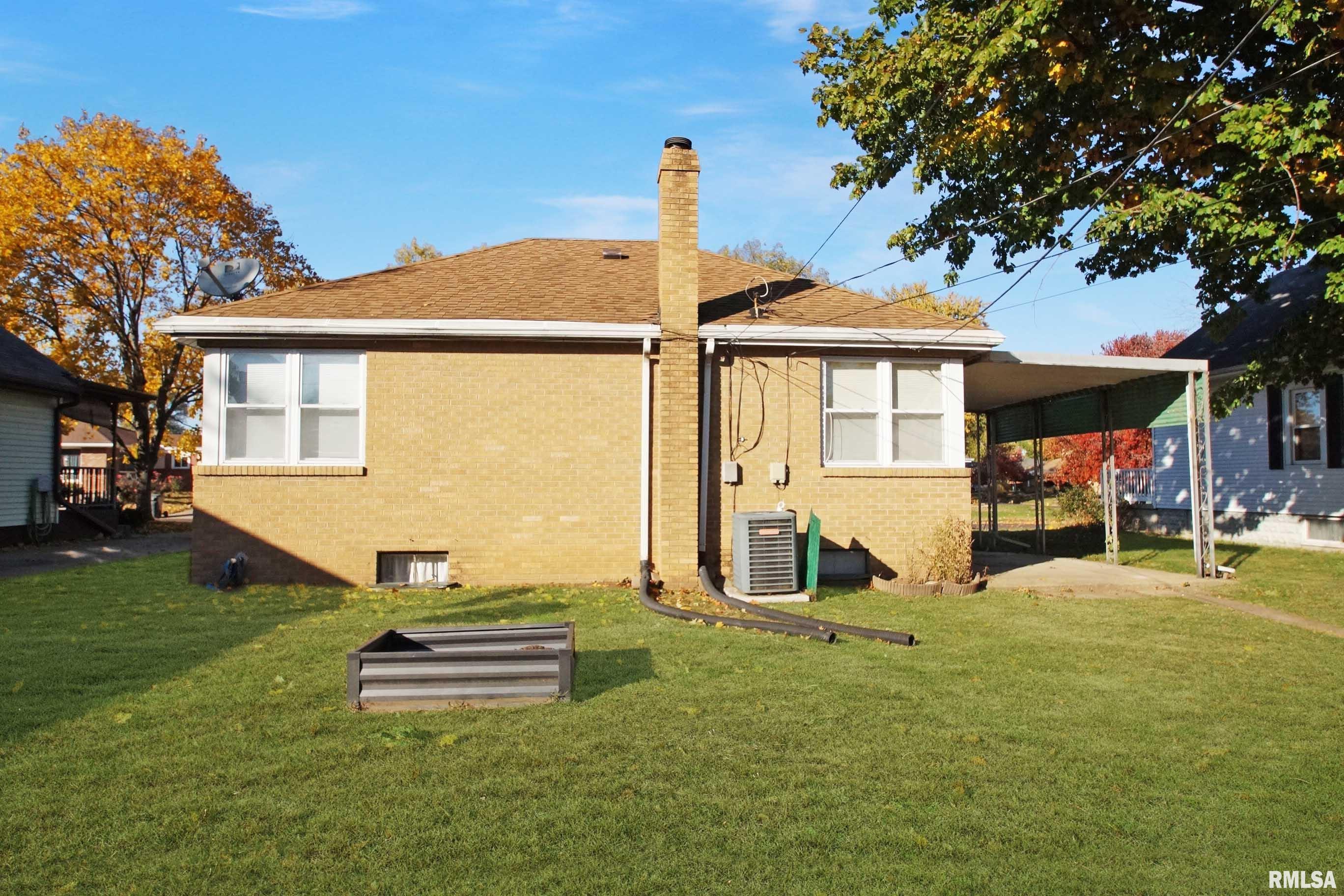 338 Amanda Street Pekin, IL 61554 - Photo 4 of 24