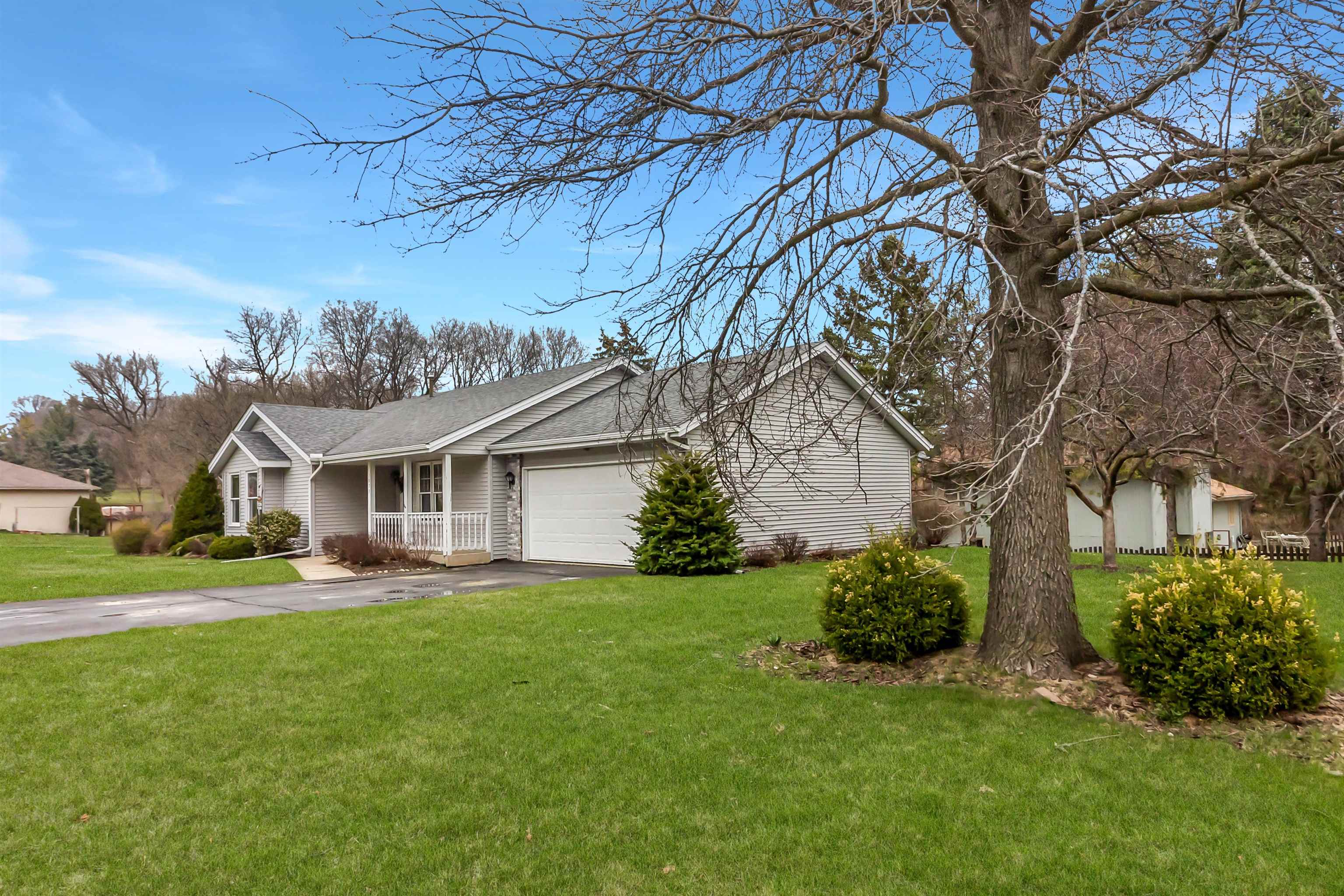 1872 South Trainer Road Rockford, IL 61108 - Photo 3 of 44