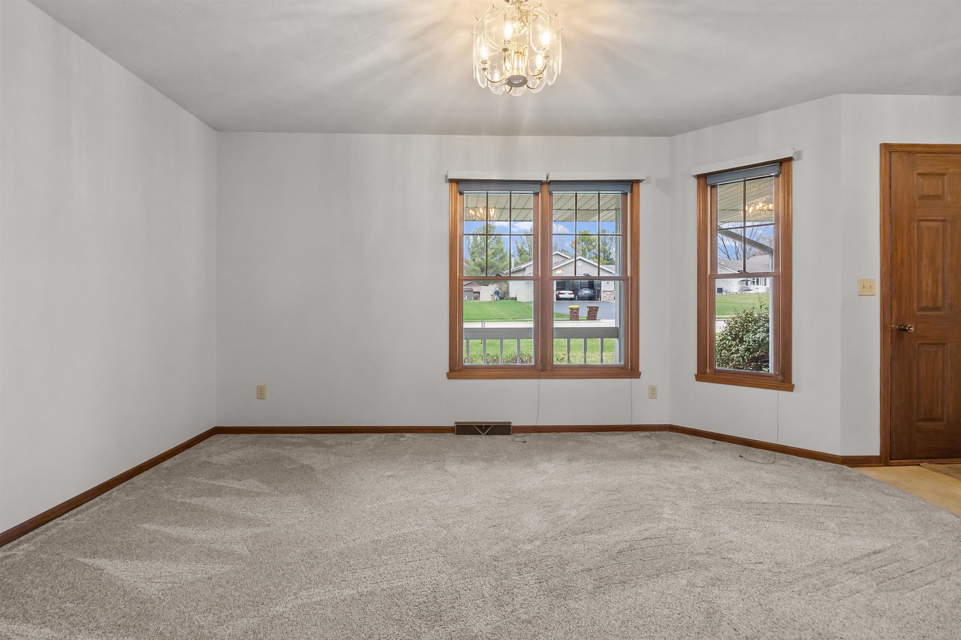 1872 South Trainer Road Rockford, IL 61108 - Photo 10 of 44