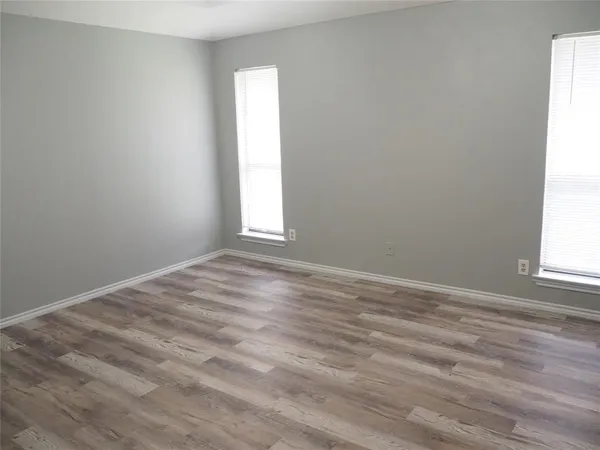 a view of empty room with window