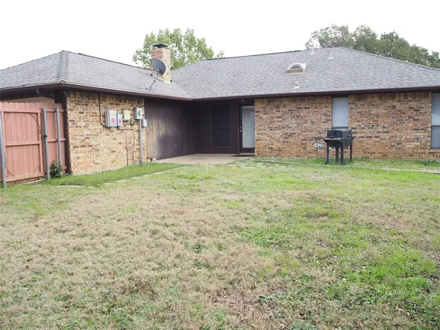 $2,450 | 924 Summer Trail, Flower Mound, TX 75028