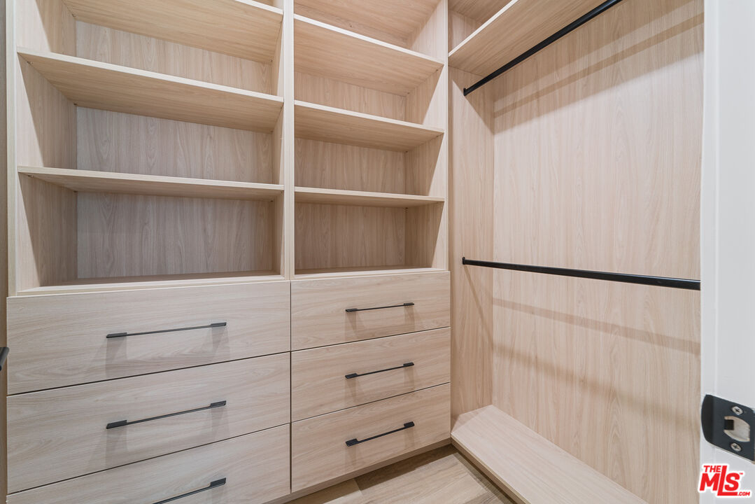 3305 Ocean Front Walk, Unit 1 & 2 Marina del Rey, CA 90292 - Photo 18 of 44 a view of walk in closet