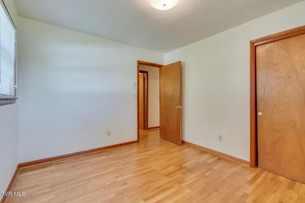 $1,600 | 607 Race Street, Unit 4, Elizabethton, TN 37643