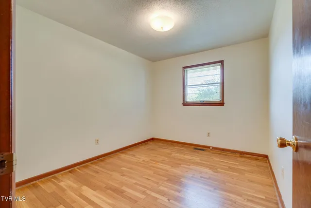 $1,650 | 607 Race Street, Unit 4, Elizabethton, TN 37643