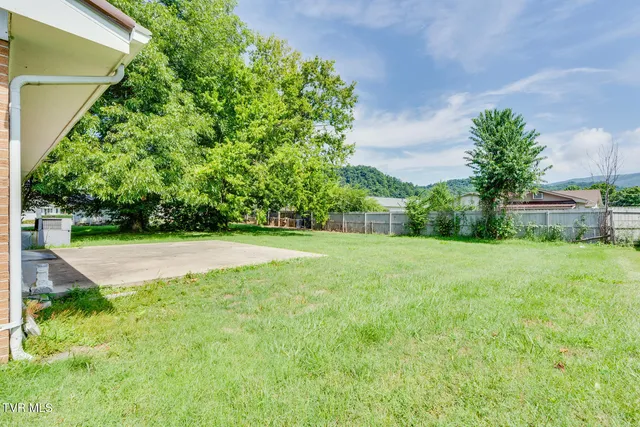 $1,650 | 607 Race Street, Unit 4, Elizabethton, TN 37643