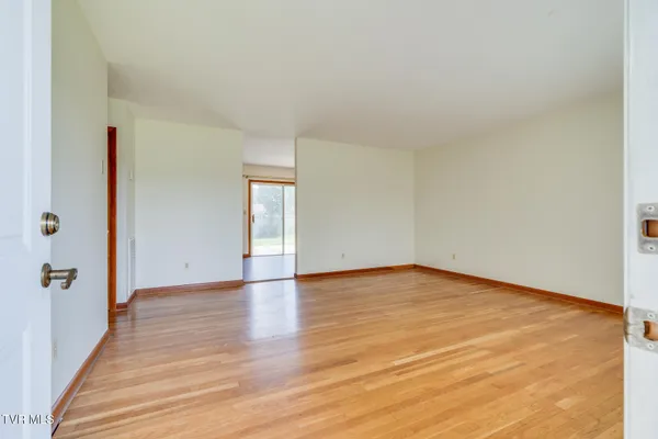 $1,600 | 607 Race Street, Unit 4, Elizabethton, TN 37643