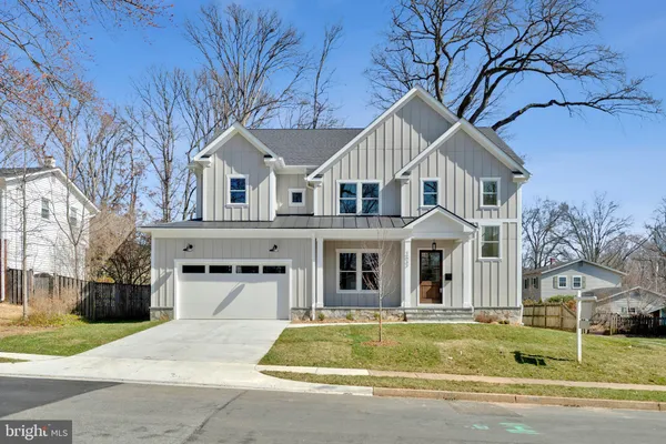 front view of house with a yard