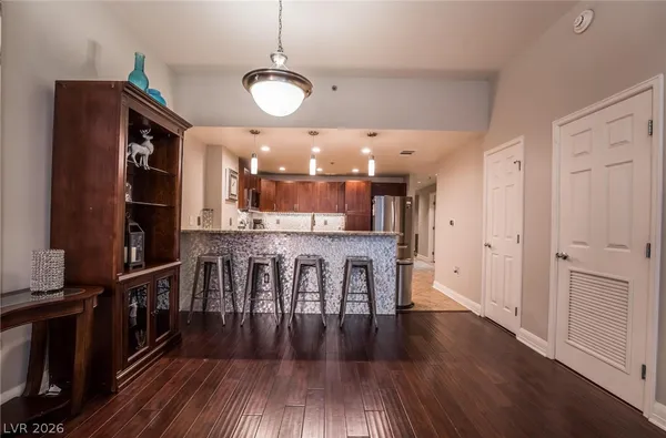 $2,495 | 150 South Las Vegas Boulevard, Unit 1010, Las Vegas, NV 89101