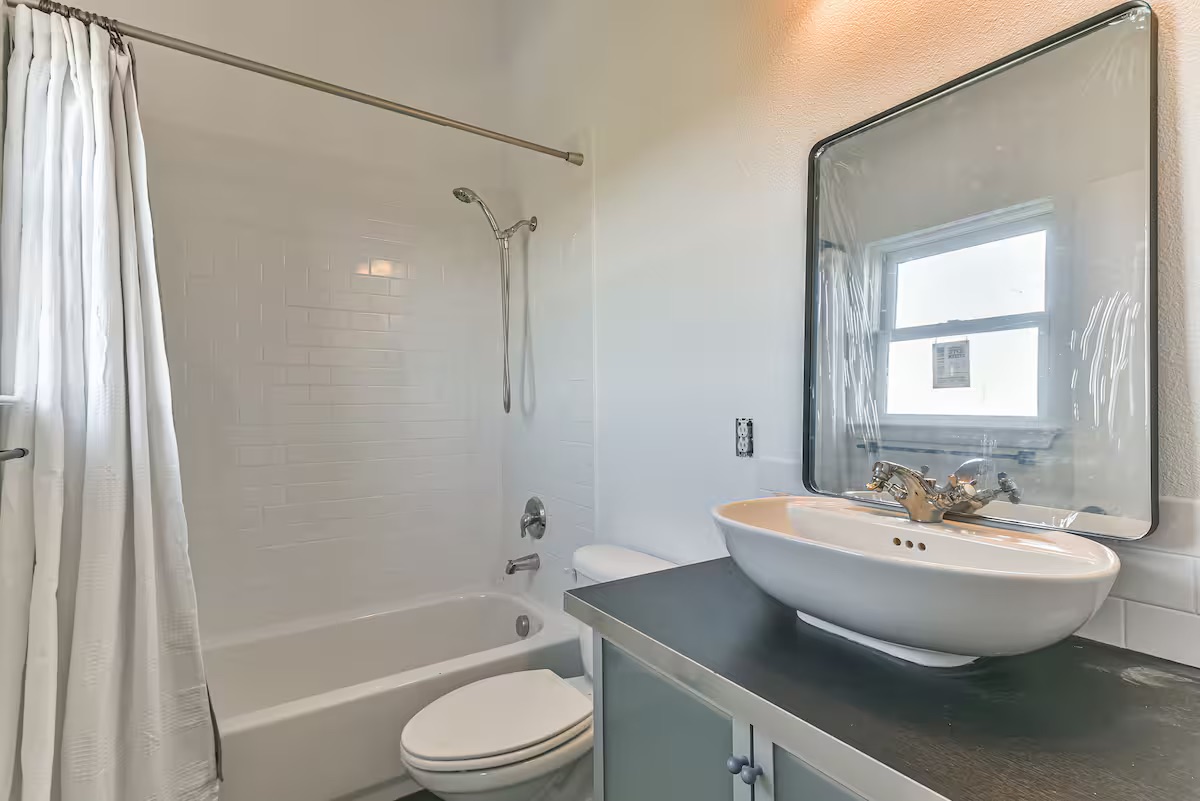 620 Windy Hills Road Dripping Springs, TX 78620 - Photo 13 of 30 Home 1 - Full Bathroom Upstairs