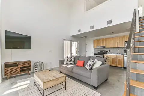 $1,050,000 | 620 Windy Hills Road, Dripping Springs, TX 78620