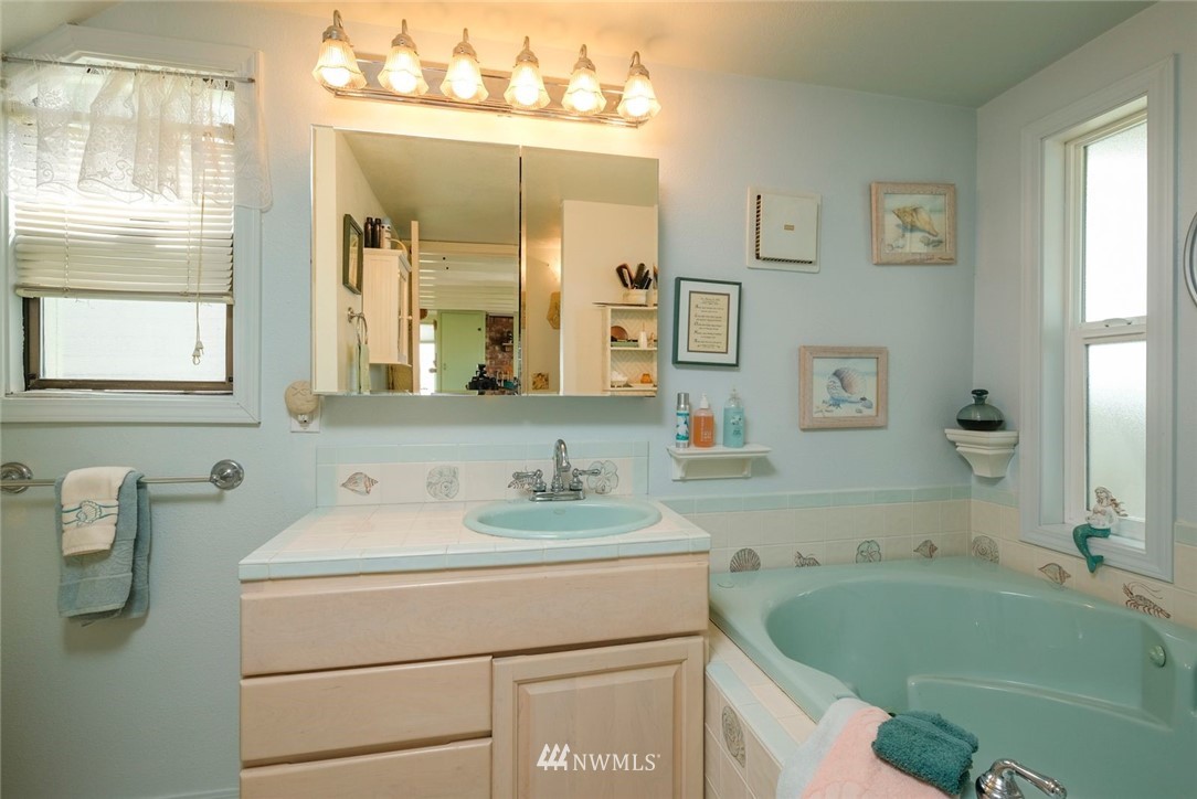 1200 Beckett Point Road Port Townsend, WA 98368 - Photo 14 of 30 Gallery Image 14