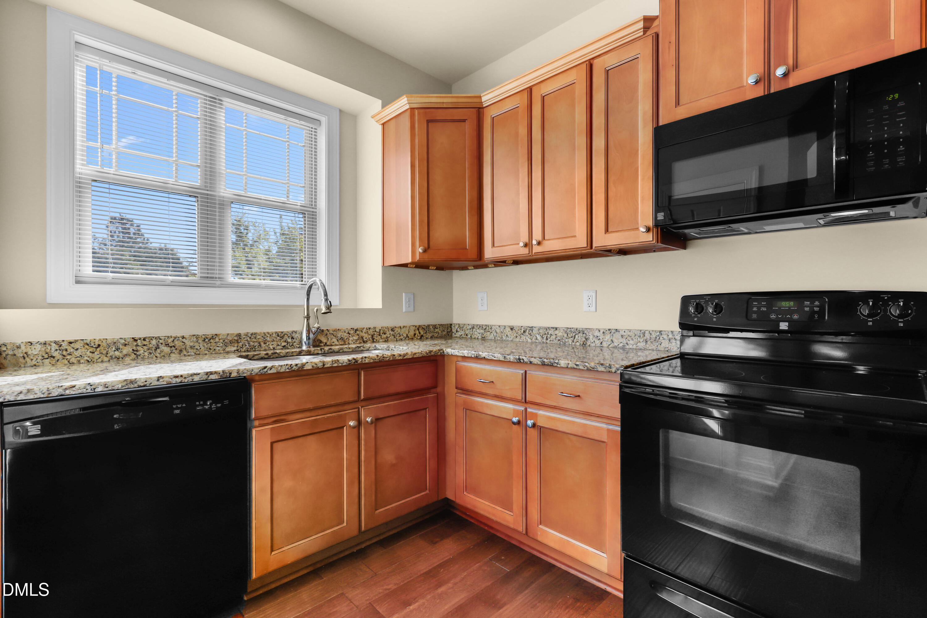 3977 Amelia Park Drive Raleigh, NC 27606 - Photo 7 of 27 5