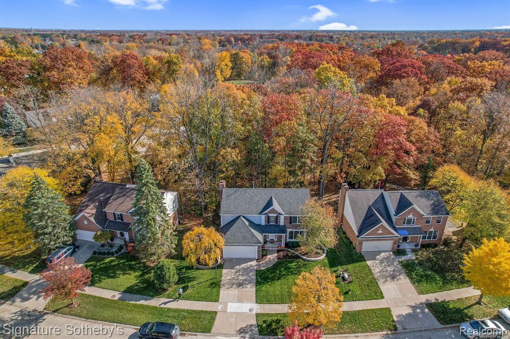 1355 Thames Drive Rochester Hills, MI 48307 - Photo 2 of 36