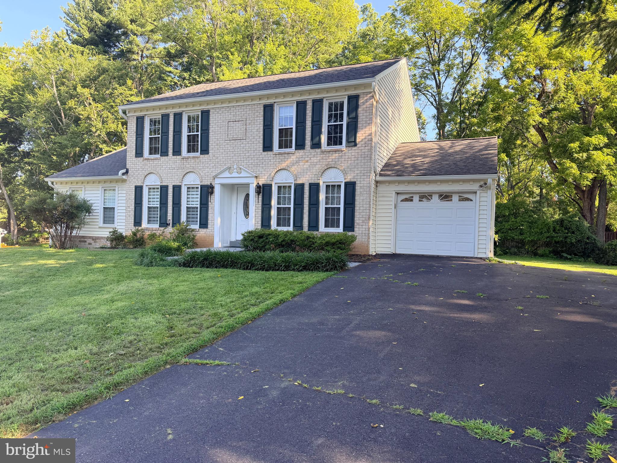 10802 Hunt Club Road Reston, VA 20190 - Photo 2 of 39 Gallery Image 2