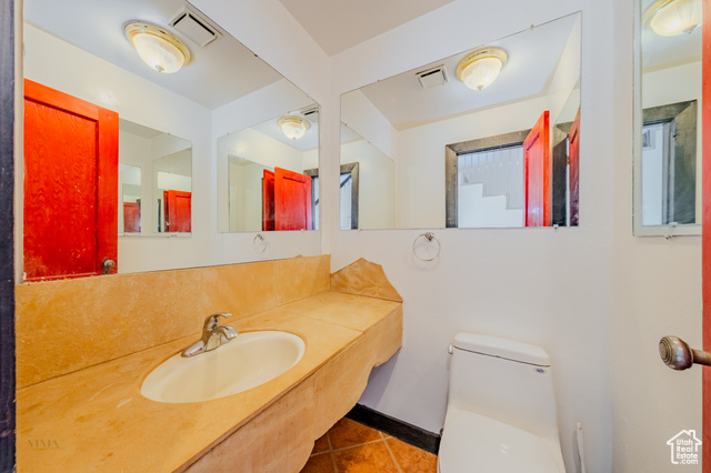 6178 East Zion Road Kanab, UT 84741 - Photo 19 of 48 Bathroom with vanity and tile patterned floors