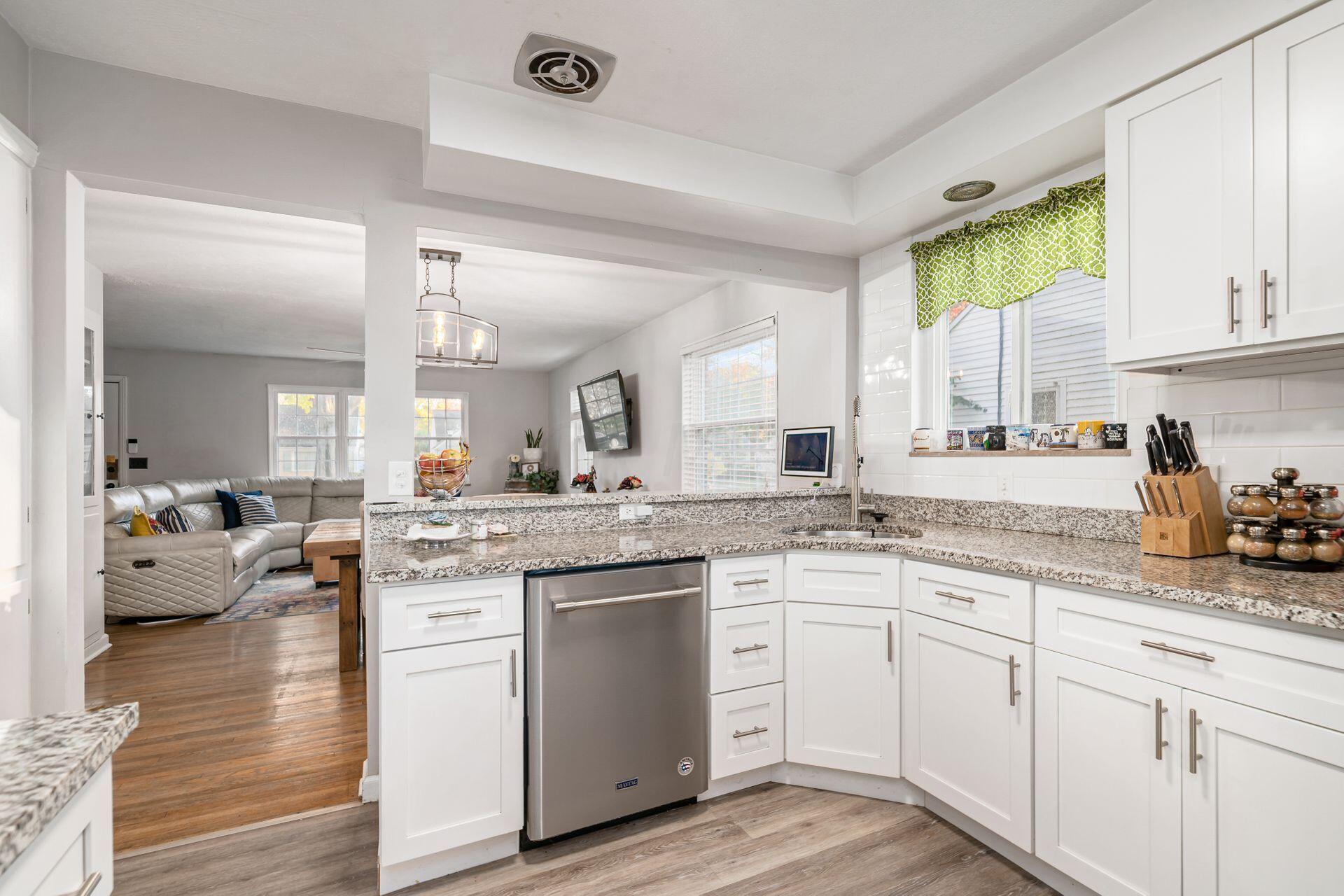539 Acton Road Columbus, OH 43214 - Photo 14 of 47 Kitchen