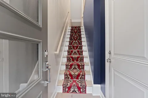 $899,900 | 2840 Red Star Lane, Alexandria, VA 22303