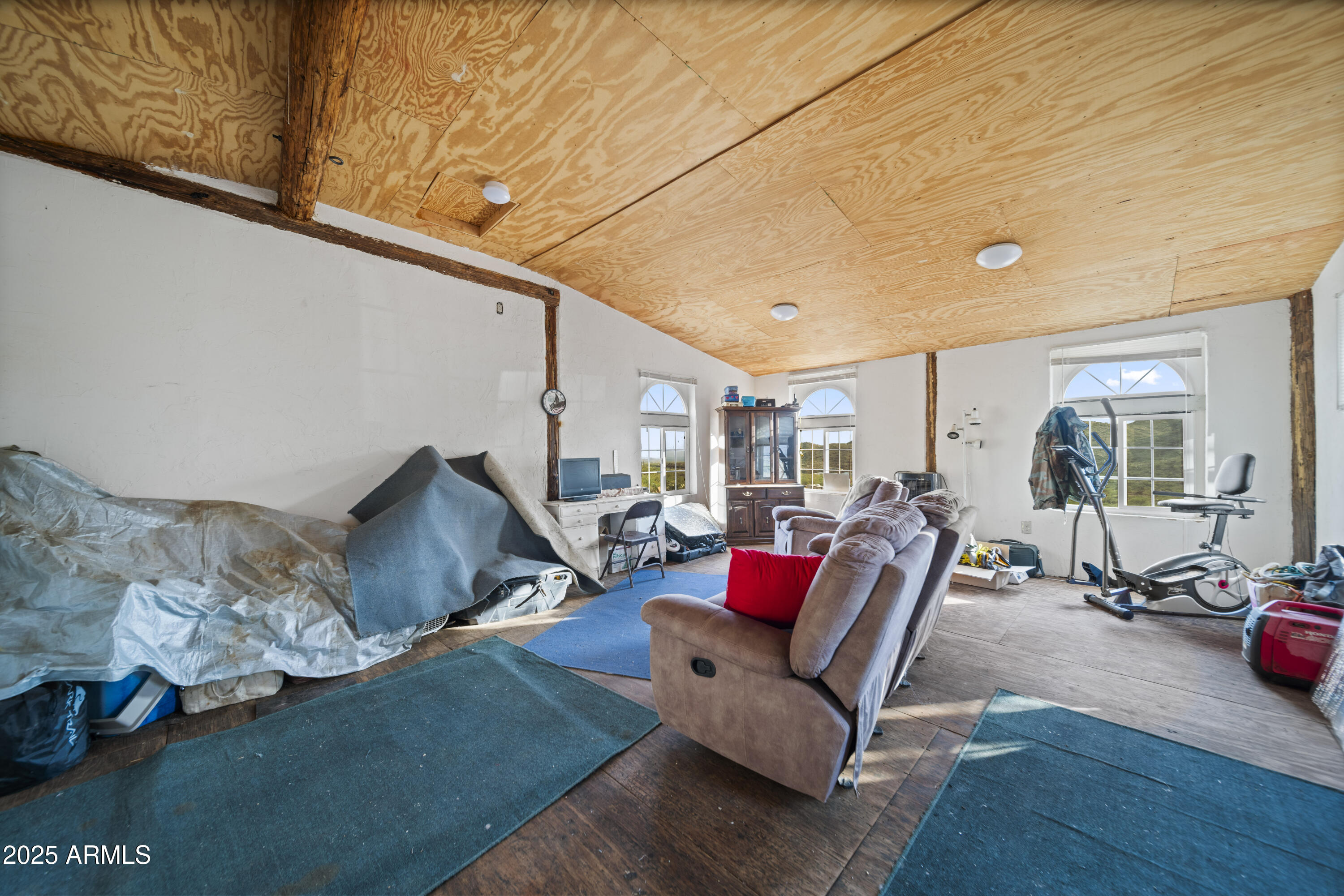 25795 South Old Stage Road Congress, AZ 85332 - Photo 11 of 30 a living room with furniture