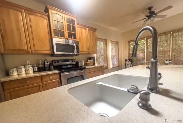 30489 Rockshire Avenue Farmington Hills, MI 48334 - Photo 15 of 39
