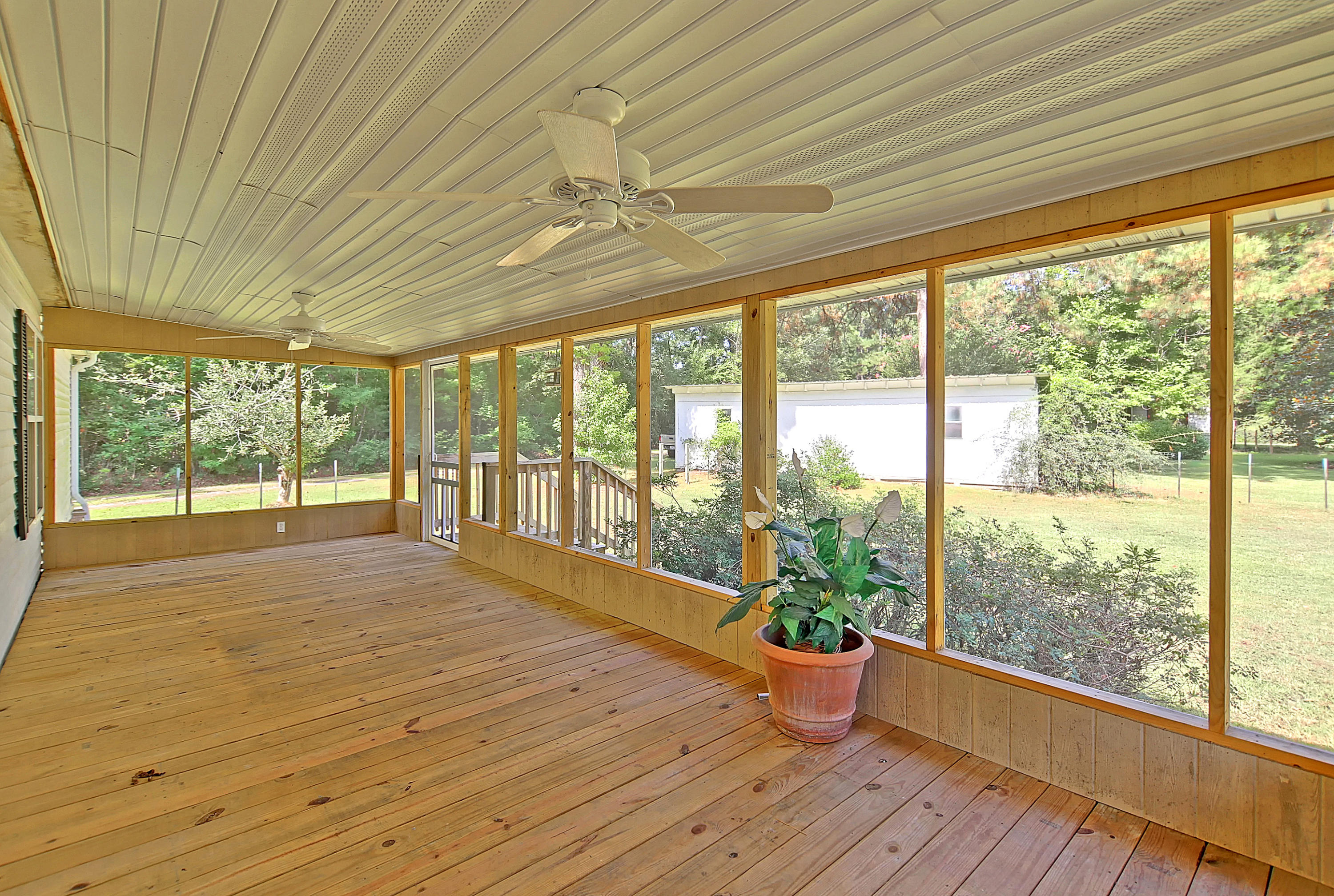634 Carter Road Ridgeville, SC 29472 - Photo 11 of 34 IMG_0393_4_5_6_7_8_91 copy