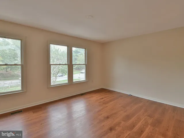 $409,900 | 4 Almanac Court, Burtonsville, MD 20866