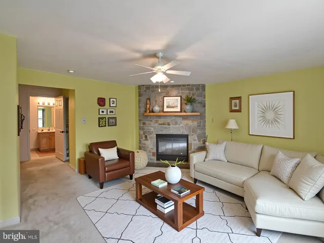 $409,900 | 4 Almanac Court, Burtonsville, MD 20866