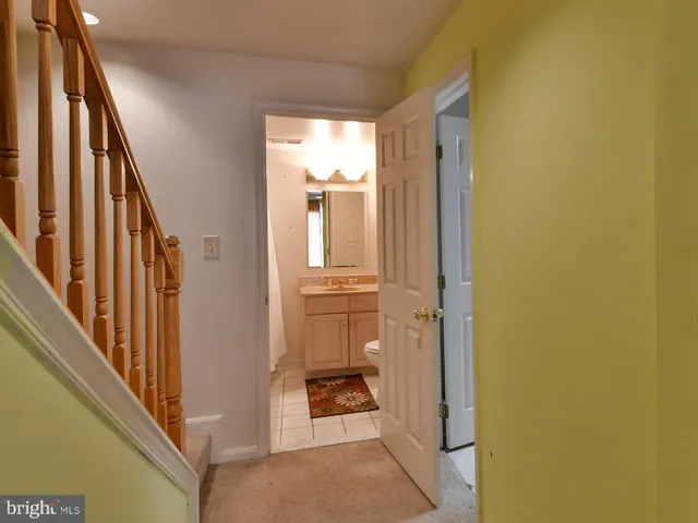 $409,900 | 4 Almanac Court, Burtonsville, MD 20866