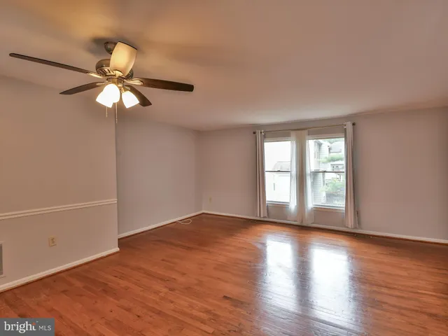 $409,900 | 4 Almanac Court, Burtonsville, MD 20866