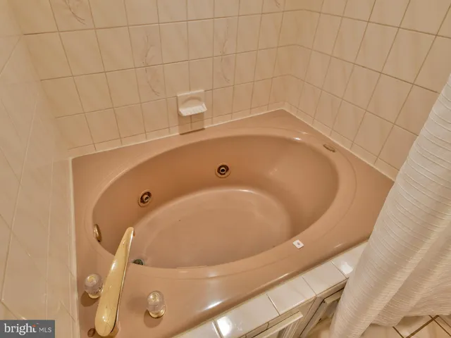 $409,900 | 4 Almanac Court, Burtonsville, MD 20866