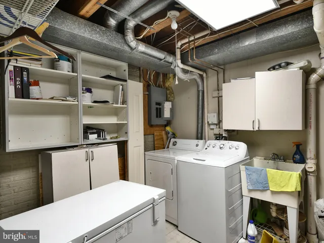 $409,900 | 4 Almanac Court, Burtonsville, MD 20866