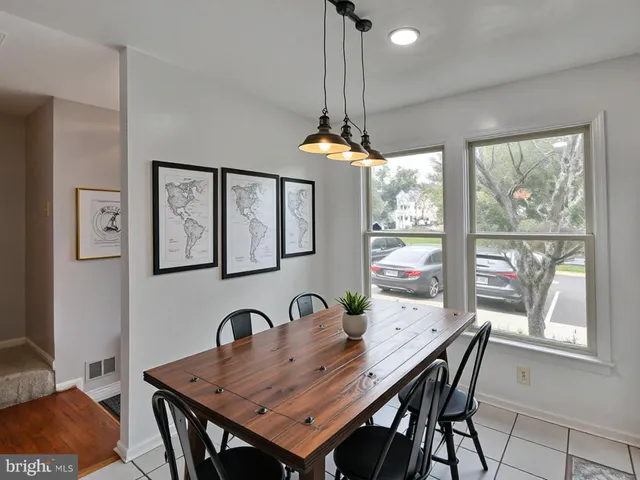 $409,900 | 4 Almanac Court, Burtonsville, MD 20866