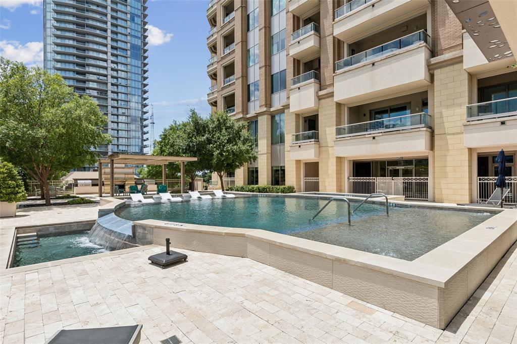2300 Wolf Street, Unit 3D Dallas, TX 75201 - Photo 37 of 37 Resident Pool
