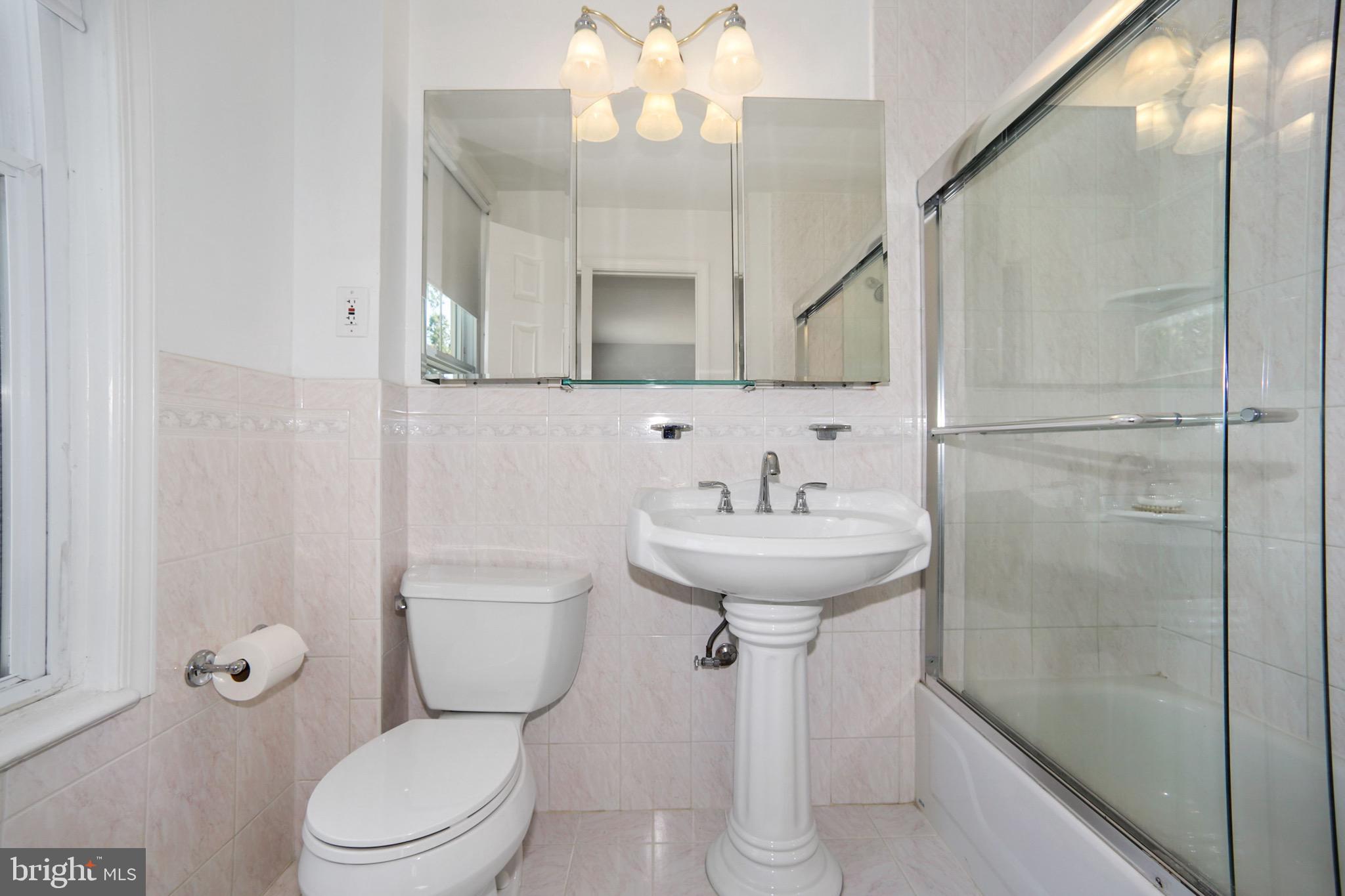 3835 Military Road Northwest Washington, DC 20015 - Photo 20 of 34