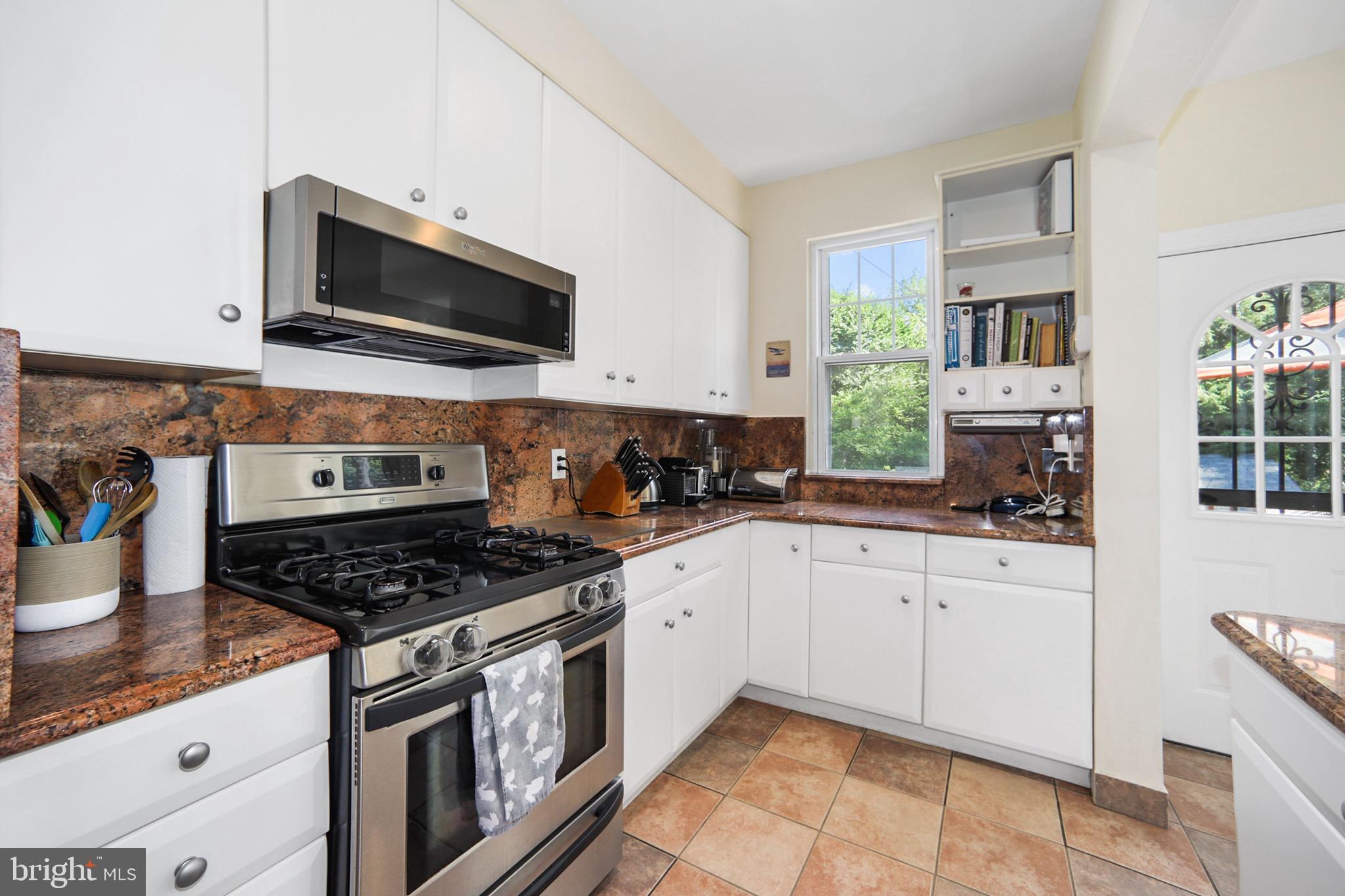 3835 Military Road Northwest Washington, DC 20015 - Photo 9 of 34